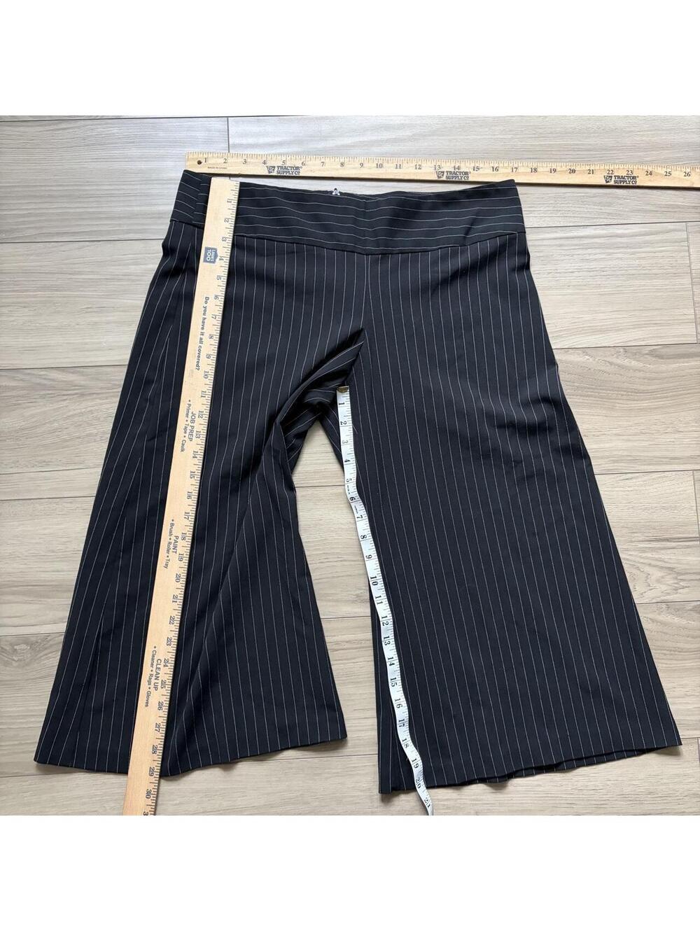 Y2K CHIC COQUETTE CAPRI PANTS - Picture 6 of 6